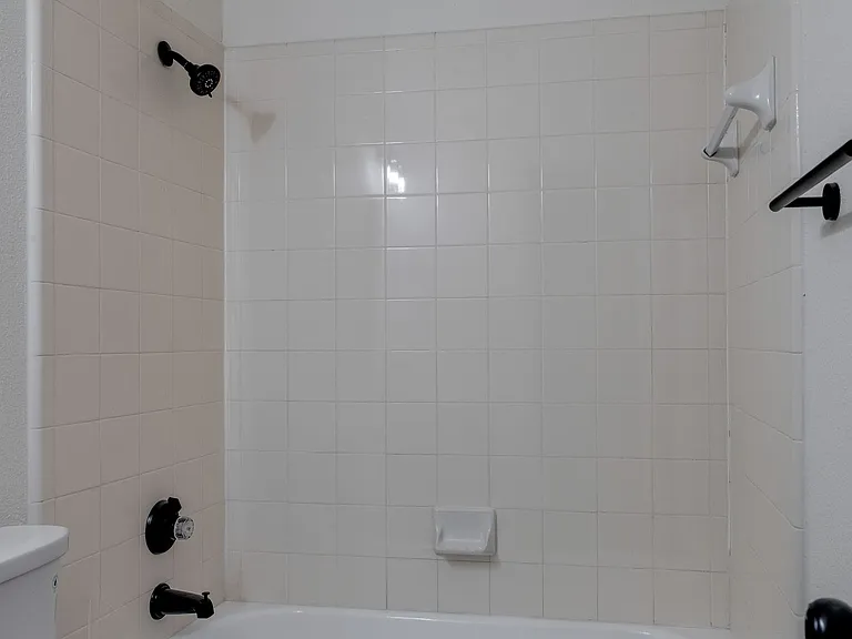 947 Winterstone Dr — Photo 13