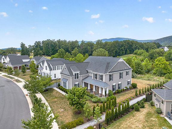5th image of 801 Golf View Dr