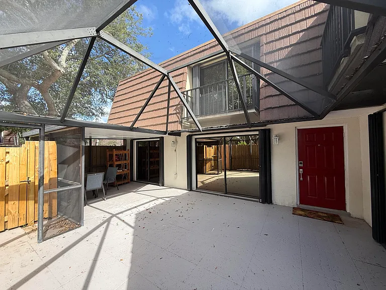 2410 24th Ln — Photo 1