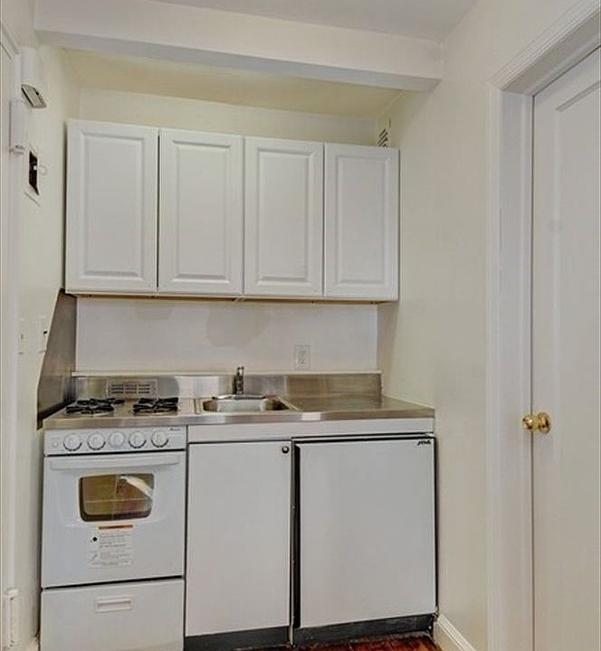 1st image of 58 W 12th St APT 4F