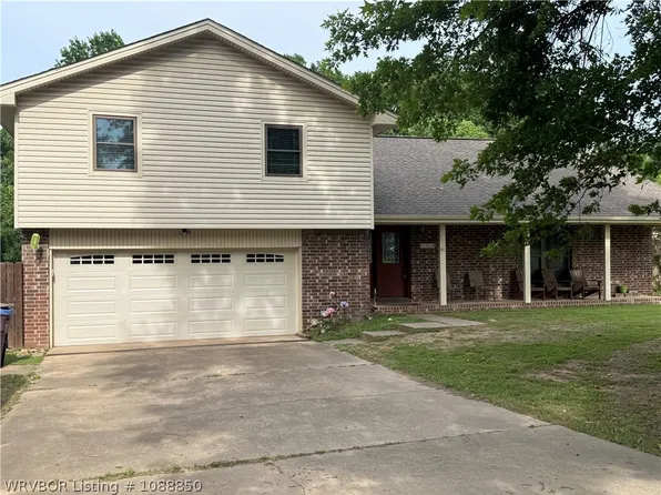2801 S 97th Cir, Fort Smith, AR 72903