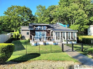 8118 Bear Lake Rd, Fredonia, NY 14063