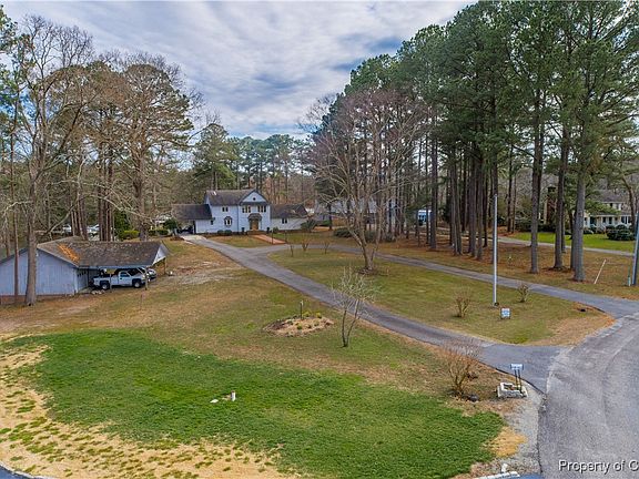 4th image of 381 Moores Creek Dr