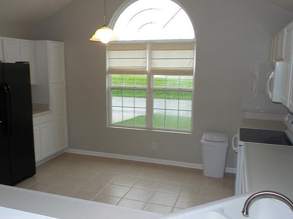 4th image of 606 Daviess Dr