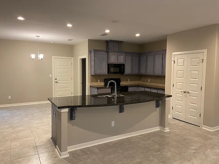 1902 Sparrow Ln — Photo 4