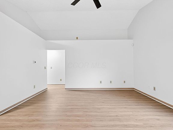 5th image of 2064 Waymont Rd