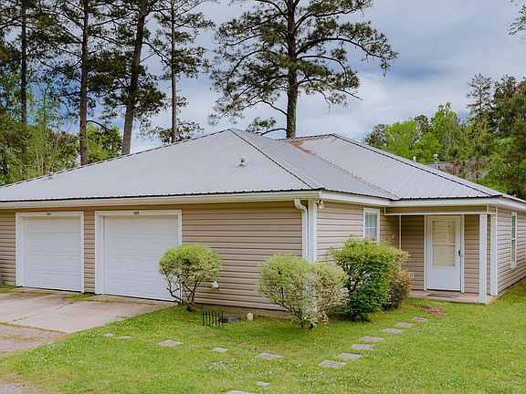 2nd image of 102 Caribbean Villas Dr