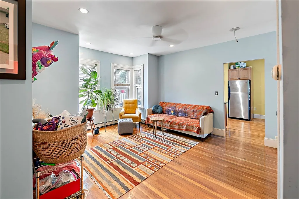 2 bed, 1.5 bath, 853 sqft, $3,600 — Photo 3