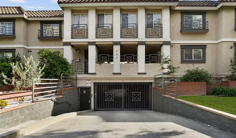 420 Riverdale Dr #11 — Photo 17