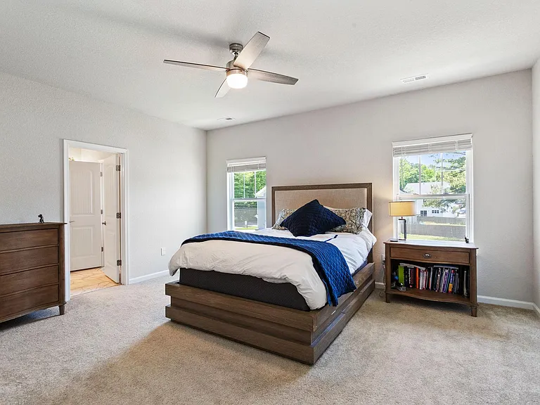 121 Bellflower Ln — Photo 16