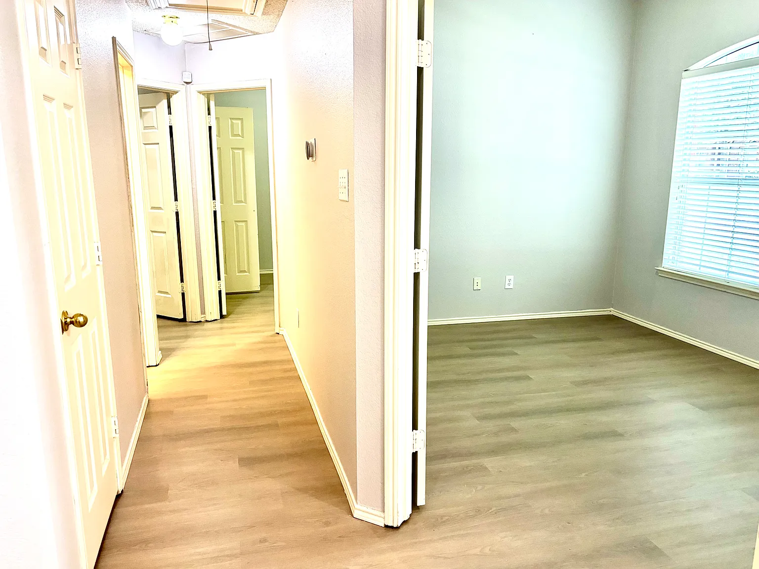 4 bed, 1810 sqft, $2,590 — Photo 4