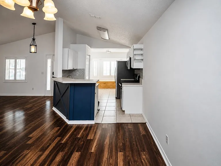 405 Island View Cir — Photo 16