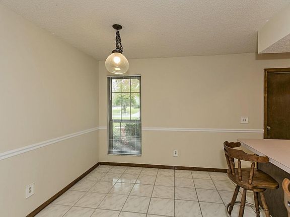5th image of 2436 Longwood St