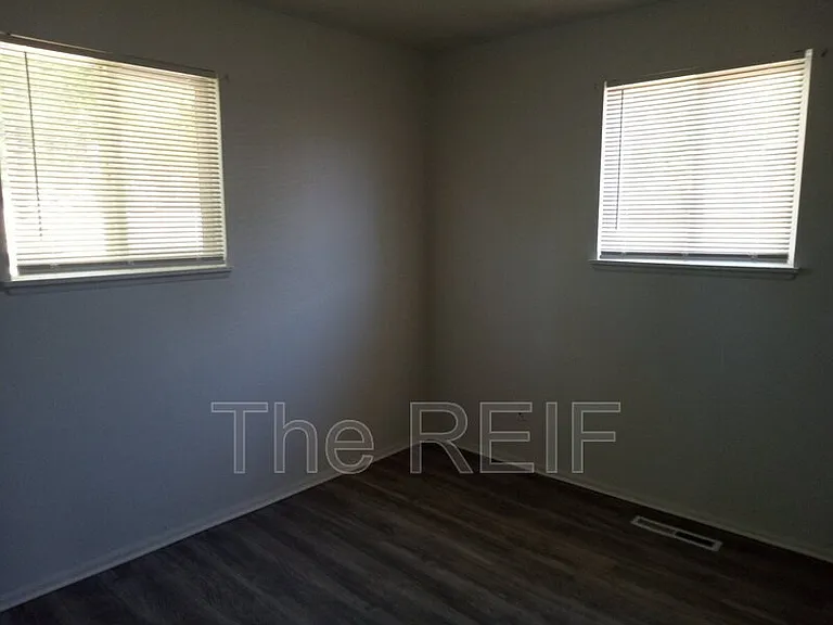 3133 Glenwood Ave — Photo 3