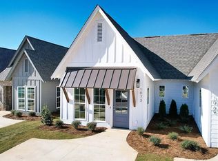 1073 Burrow Cir, Opelika, AL 36801