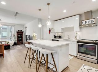 723 W 3rd St #320, North Vancouver, BC