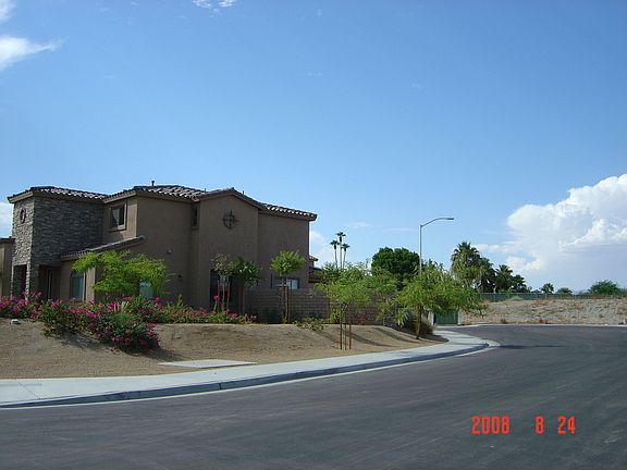 Million Dollar neighborhood. Cul de sac location.