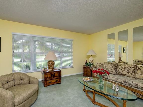 4th image of 1342 Brookside Dr