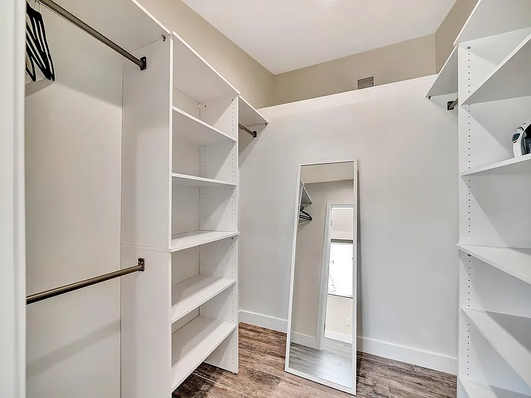 5854 McDonie Ave — Photo 32