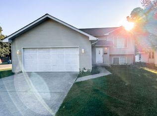 695 Moore St, Kankakee, IL 60901