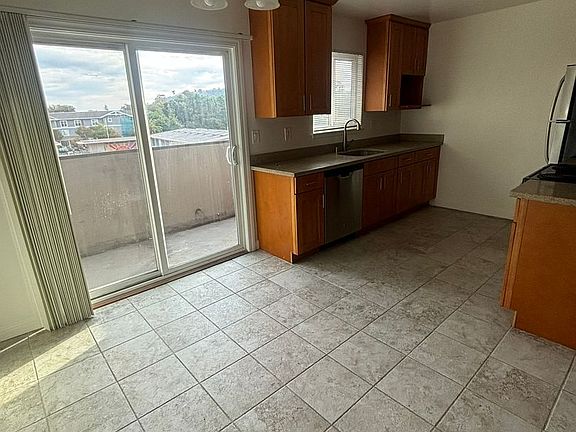 5th image of 2186 Carlmont Dr APT 8