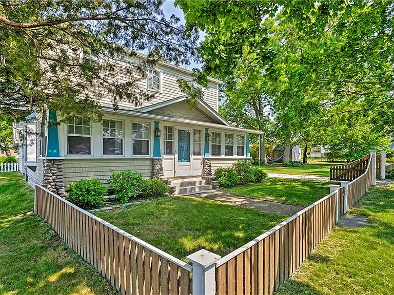 129 Dighton Ave — Photo 3