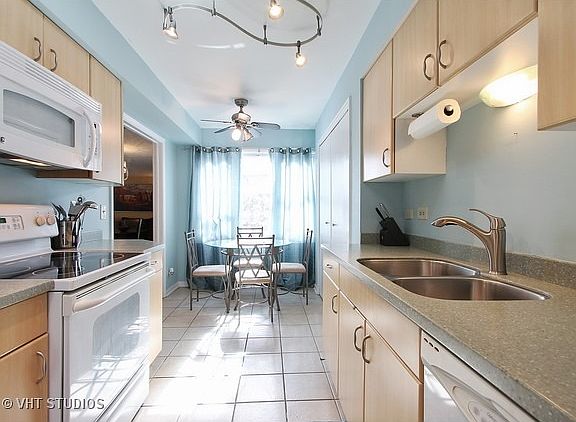 4th image of 3111 Toulon Dr
