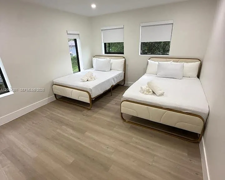 905 SW 13th Ct #905 — Photo 12
