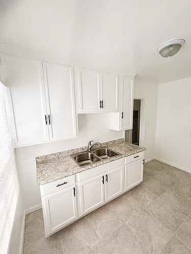 400 S Pacific Ave #404 Photo 1