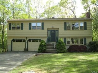 45 Nutmeg Ln, Shelton, CT 06484
