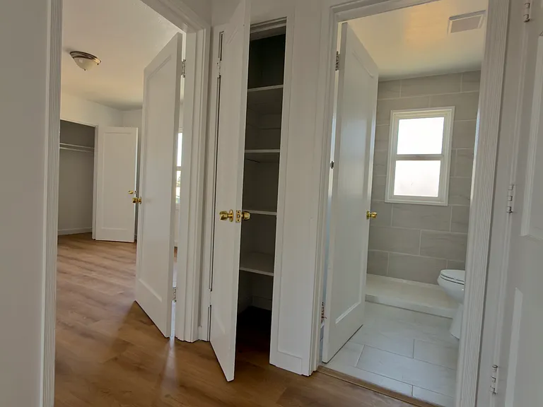 244 S 43rd St #4 — Photo 8
