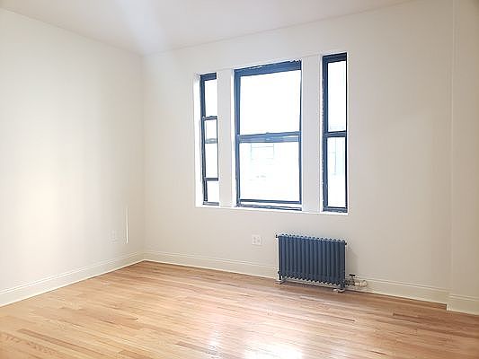 5th image of 517 W 113th St #8L