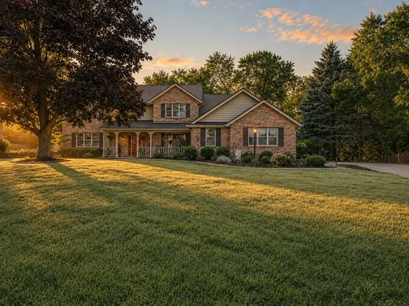 1672 Mound View Pl, Whitewater, WI 53190
