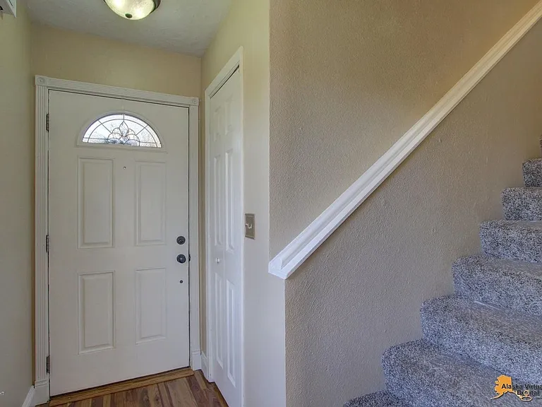 18610 Lowrie Loop — Photo 3