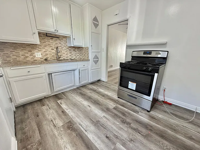 1204 E Imperial Ave — Photo 6