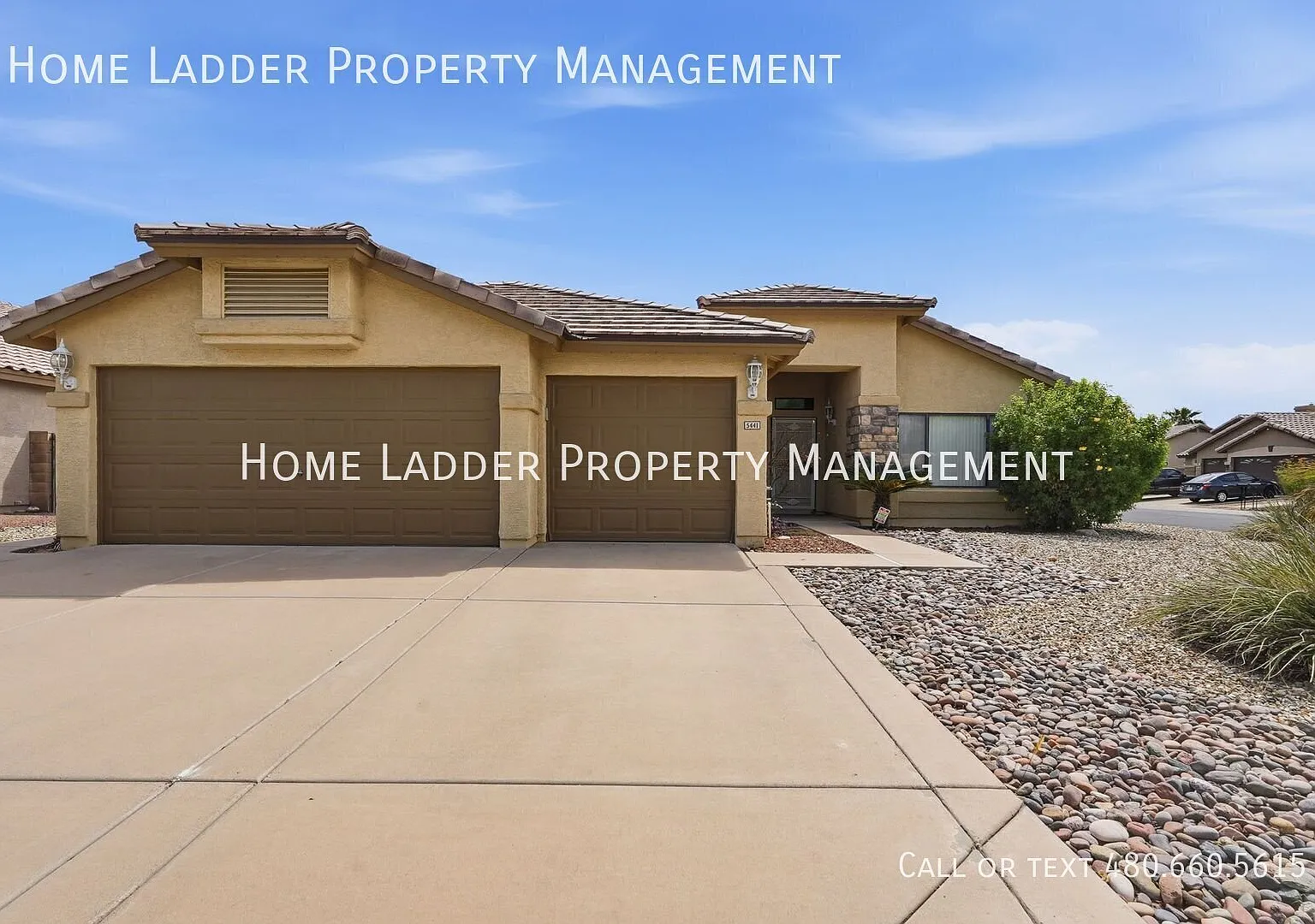 Bright 4-Bedroom Glendale Home with Pool & 3-Car Garage — Photo 2