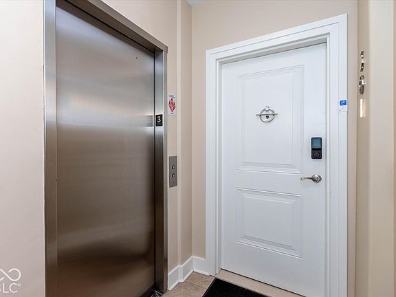 3rd image of 2105 N Meridian St Unit 301