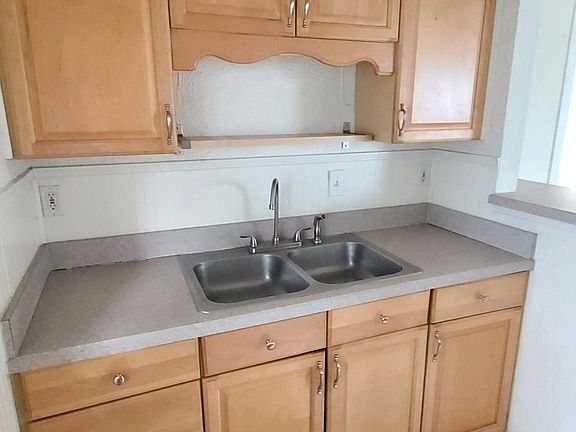 3rd image of 3108 1/2 E Jefferson St