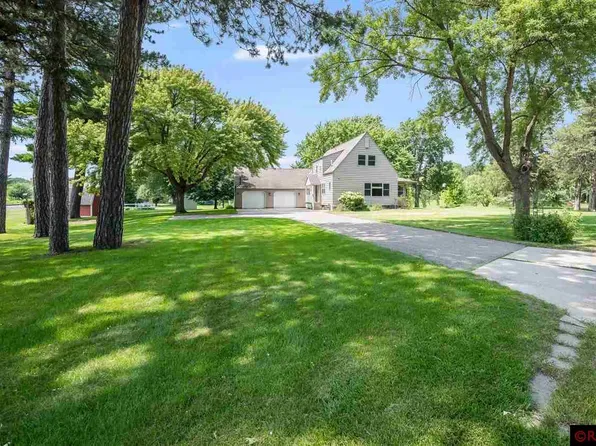 705 N Main St, Blue Earth, MN 56013