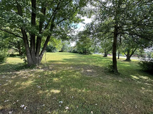 515 Rosewood Dr, Kirksville, MO 63501