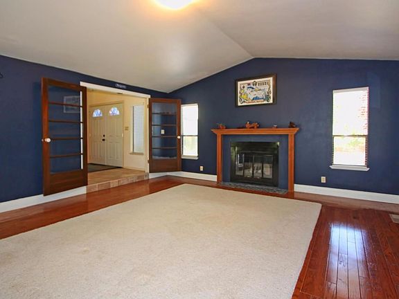 4th image of 5235 Thomas Dr