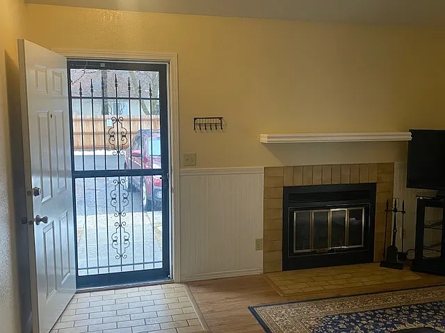 623 E Whispering Pines Ln — Photo 6