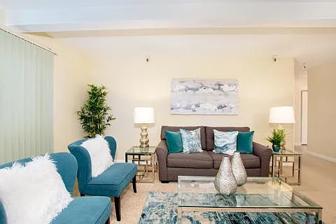 2 bed, 1095 sqft, $4,200 — Photo 3