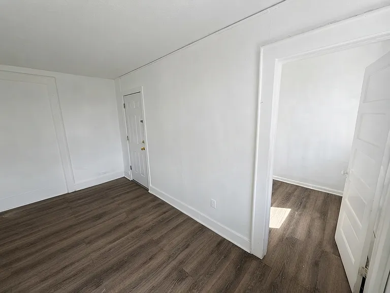 107 S Essex Ave #3 — Photo 8