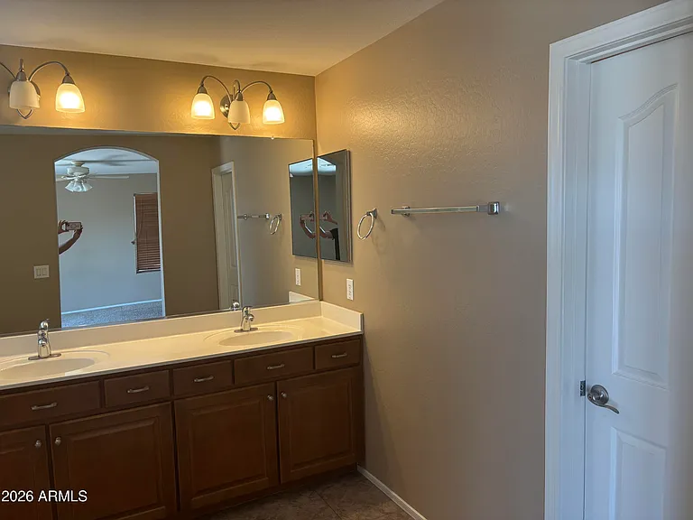 18045 W Carol Ave — Photo 7