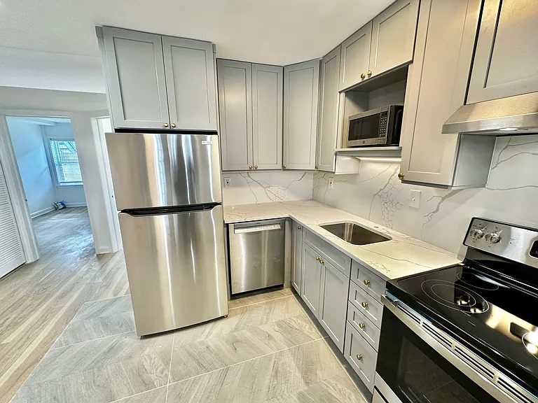 815 E St SE #1 — Photo 12