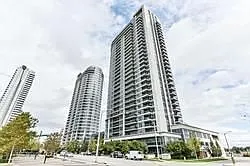 151 Village Green Sq Photo 1