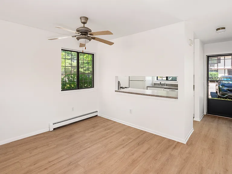 11 Eden Ct #11 — Photo 7