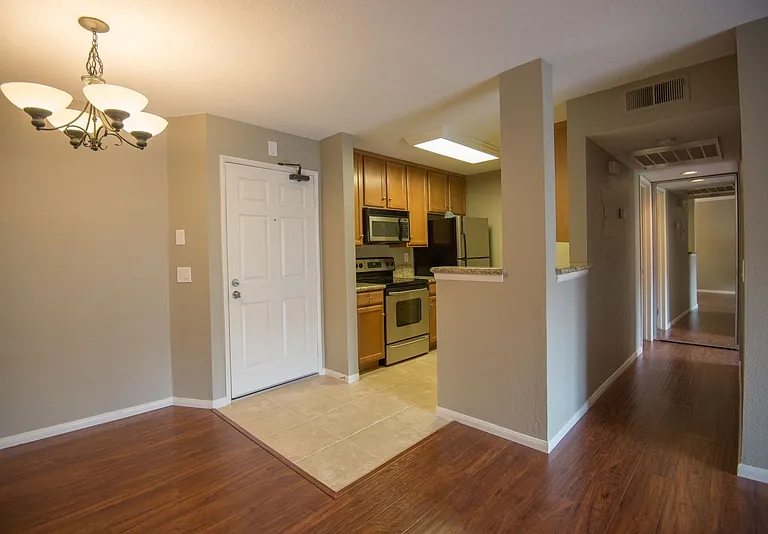 7150 Shoreline Dr — Photo 1