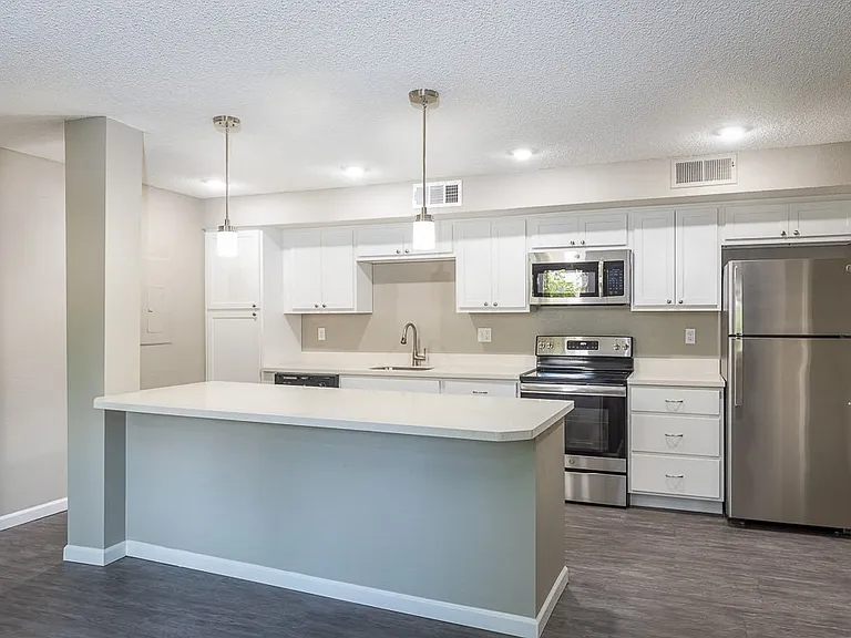 Springhill Apartments — Photo 40